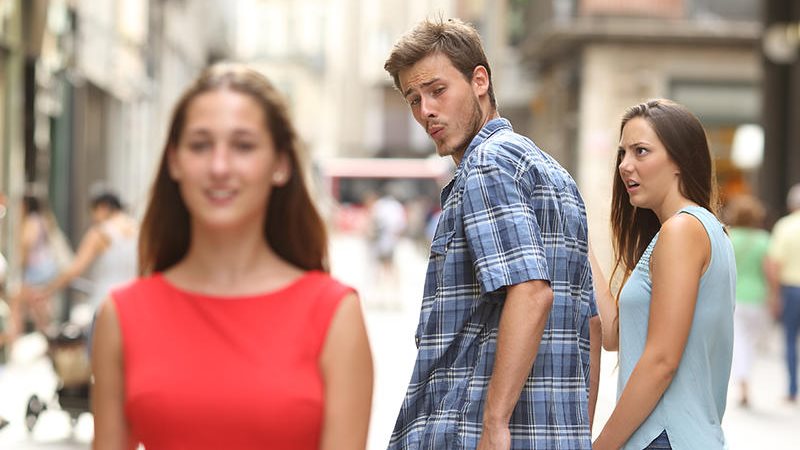 جوزي عينه زايغة اتعامل