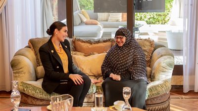 يجمع بين الفخامة والملكية.. تعرفي على ديكورات قصر أبو هشيمة وياسمين صبري (صور)