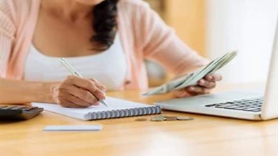 جمعيات وحصالة مناسبات.. حيل الستات لـ «تظبيط» ميزانية عيد الفطر 