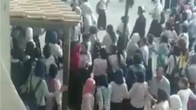 شوهوا بعض.. تفاصيل مشاجرة طالبتين بالأسلحة البيضاء داخل مدرسة بالقاهرة