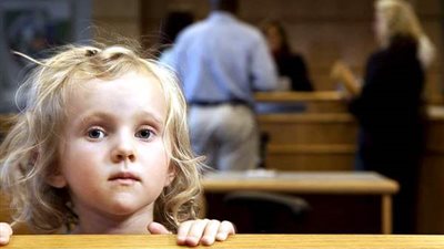 متى تسقط حضانة الأم عن صغيرها؟.. محامية تُجيب