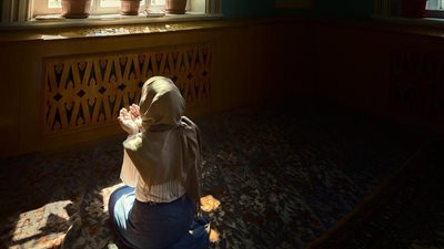 هذا التصرف  يبطل ثواب الأعمال الصالحة في العشر الأواخر