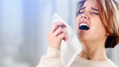 استشاري يكشف الطرق الأكثر فاعلية لمواجهة حساسية الأنف الموسمية | فيديو