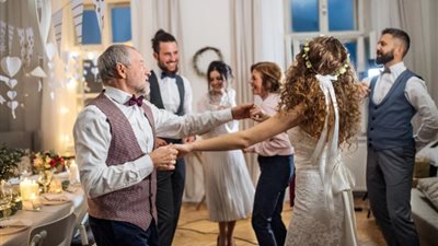 «الويدنج بلانر».. أفراح على «سنجة عشرة».. ونصائح هامة للفتيات