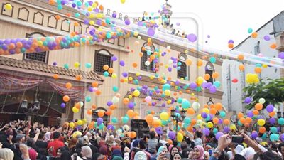 أمهات يبدعن في قضاء العيد بالبيت.. مسابقات بقشر البطيخ وأغاني وزينات