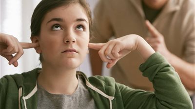 4 سلوكيات تدمر علاقاتك بمن حولك.. احذريها