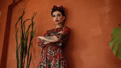 أبرزها «الدانتل والكشاكش».. موديلات فساتين تناسب كل الأعمار