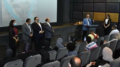 تكريم أمهات الشهداء أثناء العرض الخاص لـ فيلم الشهيد