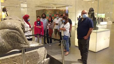 وفود سياحية من دول العالم تزور المتحف القومي للحضارة المصرية