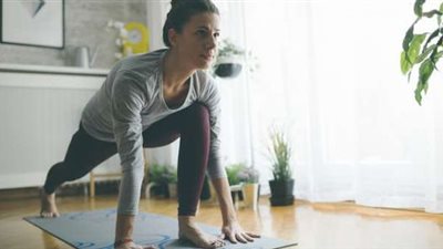 كيف تقضين يومكِ مع عزل كورونا؟.. قليل من النت كثير من ممارسة الرياضة