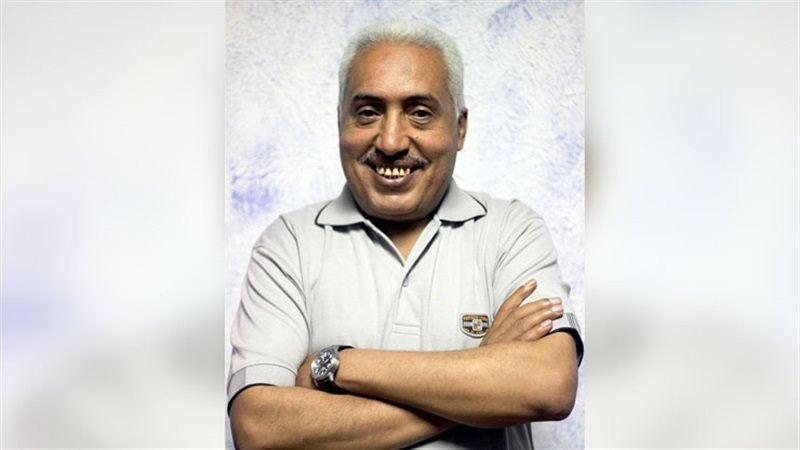 الكاتب الصحفي محمود