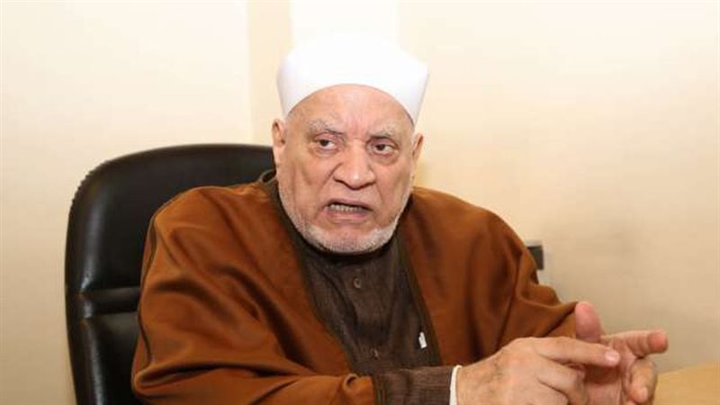 أحمد عمر هاشم يطالب