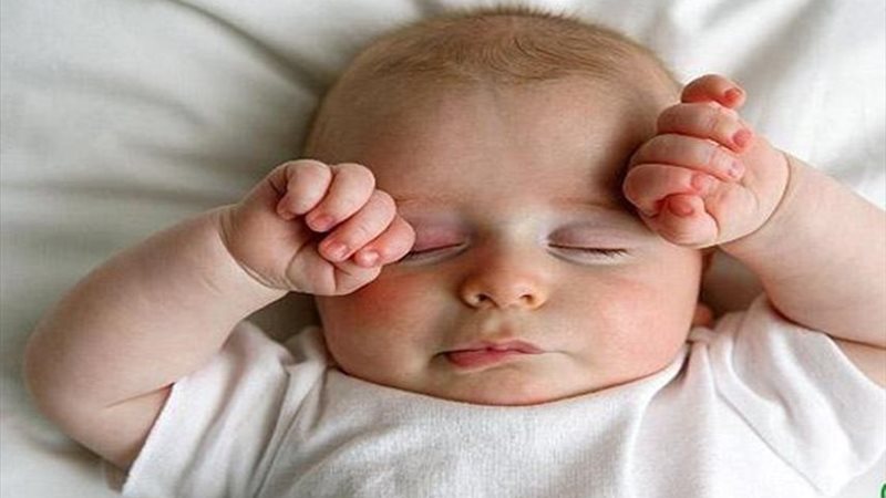 طفلك بيعاني من الأرق.