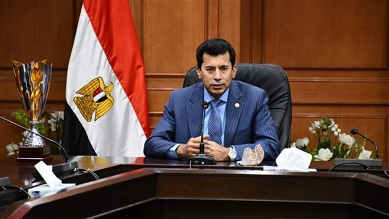 وزير الرياضة يهنئ