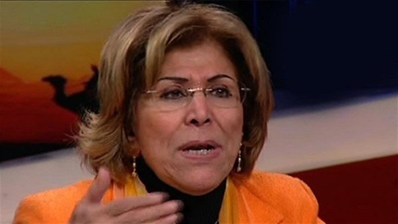 الكاتبة والنائبة