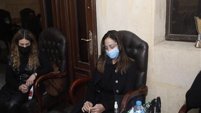 انهيار داليا البحيري بالبكاء حزنًا على سمير غانم| فيديو