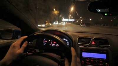 تعرفي على المحظورات الواجب تجنبها أثناء قيادة السيارة ليلا