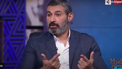 رأي ياسر جلال في «الراجل اللي يحط مراته فوق دماغه»| فيديو