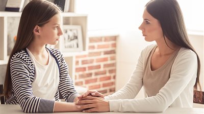 مشاكل البنات في سن المراهقة والحلول المناسبة لها