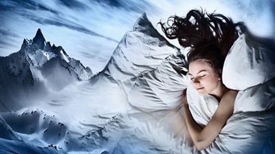 تفسير حلم ركوب الطائرة للعزباء والمتزوجة والحامل لابن سيرين 