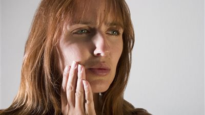 11 دواء في منزلك لعلاج تقرحات الفم.. تعرفي عليها