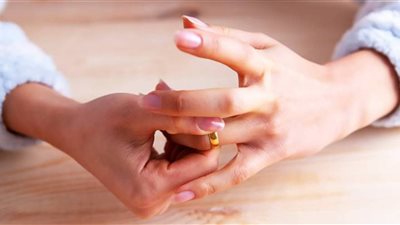 «باع ابني».. حبيبة أمام محكمة الأسرة تطلب الطلاق