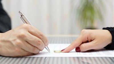 طلقني برسالة على «ماسنجر».. إيمان تطلب إثبات طلاقها بمحكمة الأسرة