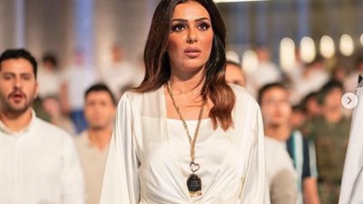 إنجي المقدم تشارك متابعيها كواليس أغنية إحنا مش بتوع حداد (صور)