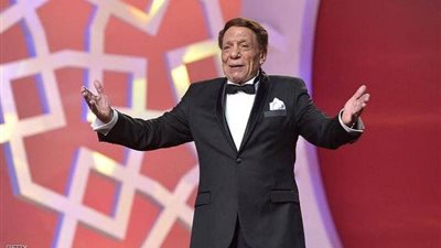 في عيد ميلاده.. عادل إمام فنان حولته السجادة الحمراء لـ زعيم