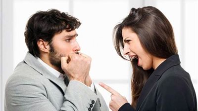 طردته زوجته ومنعته من رؤية ابنه.. والمحكمة تُعيده للمنزل