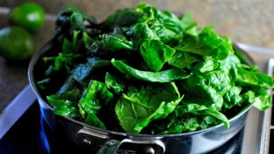 11 فائدة صحية للسبانخ للسيدات.. أبرزها تقوية العظام