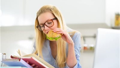 منها البنجر| 13 غذاء مفيدًا لطلبة الثانوية أثناء المذاكرة.. تعرفي عليها