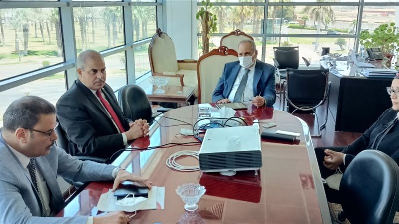 الدكتور خالد العطار