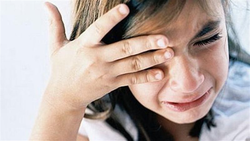 بتعذب بنتي عشان خاطر