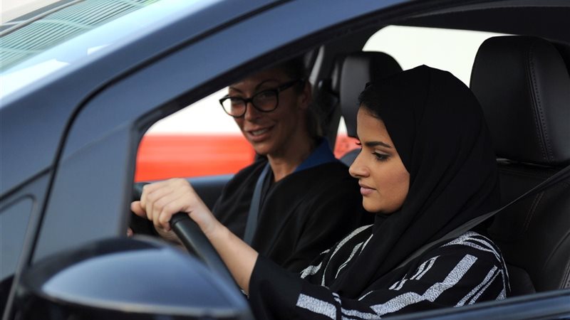 لو بتحبي قيادة السيارات..