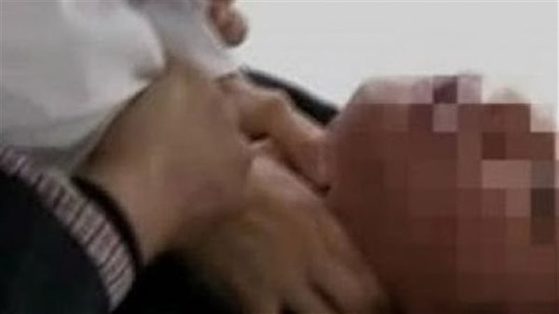 أب يخنق ابنته بالحوامديه