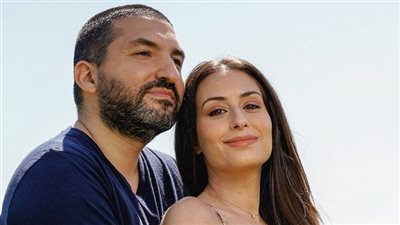 جلسة تصوير تكشف حمل مطربة لبنانية شهيرة 