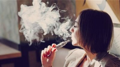 استشاري حساسية: التدخين يسبب العقم للرجال والنساء | فيديو