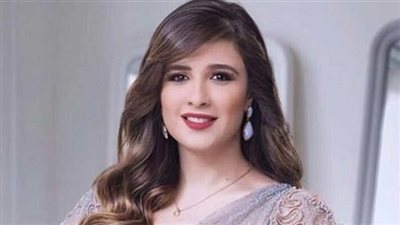 ياسمين عبد العزيز تداعب جمهورها بنكتة عن تطعيم كورونا 