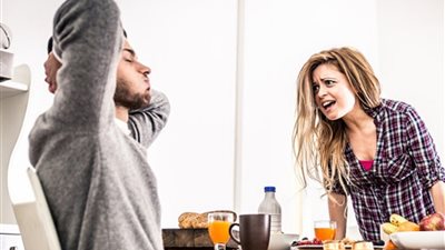 «مراية الحب عمياء».. سارة تطلب الخلع والسبب: «أبويا اللي بيصرف علينا»