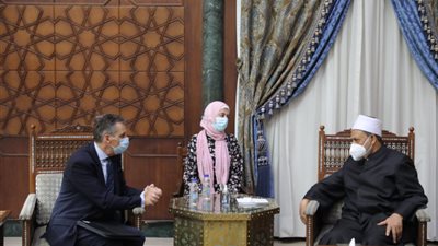 «الطيب» يتسلم دعوة رسمية لحضور قمة قادة الأديان حول التغير المناخي بروما