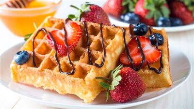 بمكونات سهلة.. تعرفي على طريقة تحضير الوافل في البيت