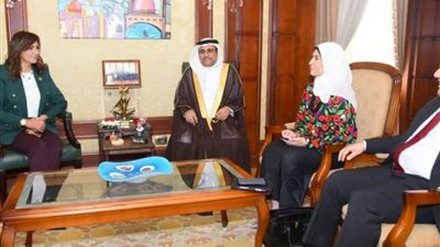 نبيلة مكرم: «اتكلم عربي» جرس إنذار حتى لا نغفل هويتنا ولغتنا