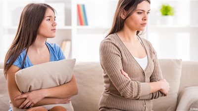 متى تقول الأم لطفلها «لا»؟.. خبيرة تربية تجيب | فيديو