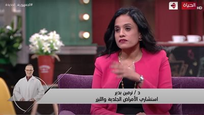 استشاري الأمراض الجلدية توضح فوائد حمض «الهيالورونيك»| فيديو