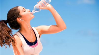 يخلصك من الوزن الزائد.. ماذا تعرفين عن «ريجيم الماء»؟