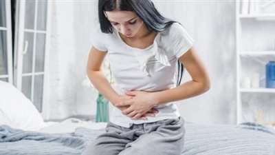 منها آلام البطن.. 5 علامات تؤكد إصابتك بـ«سرطان القولون»