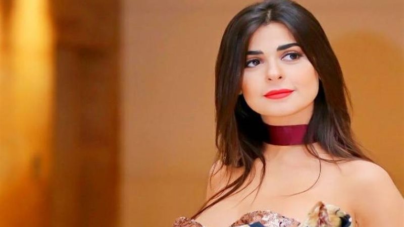 بالكاش مايوه الأحمر..