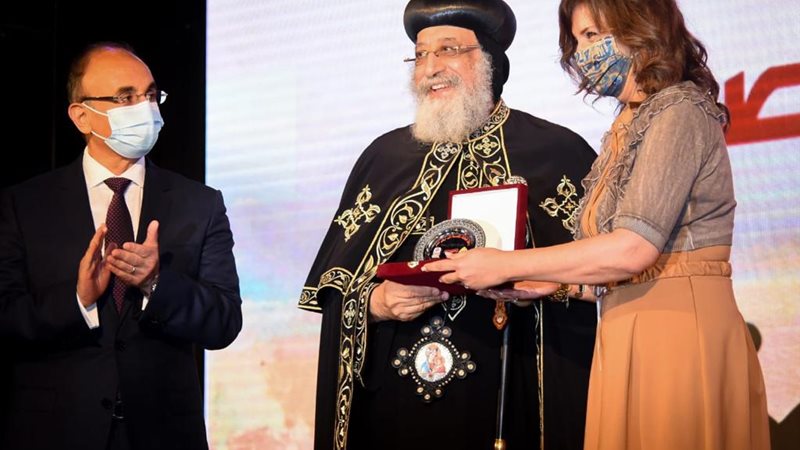 «مكرم» تُشارك في