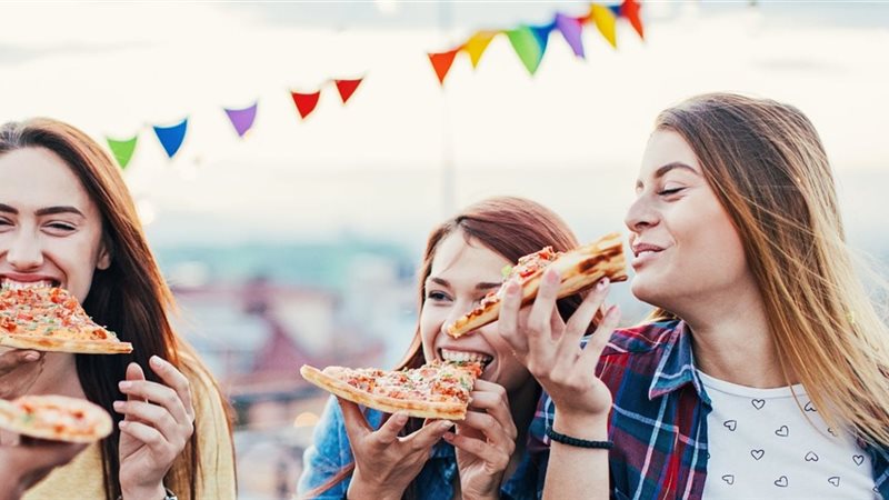 8 أطعمة مهمة للبنات